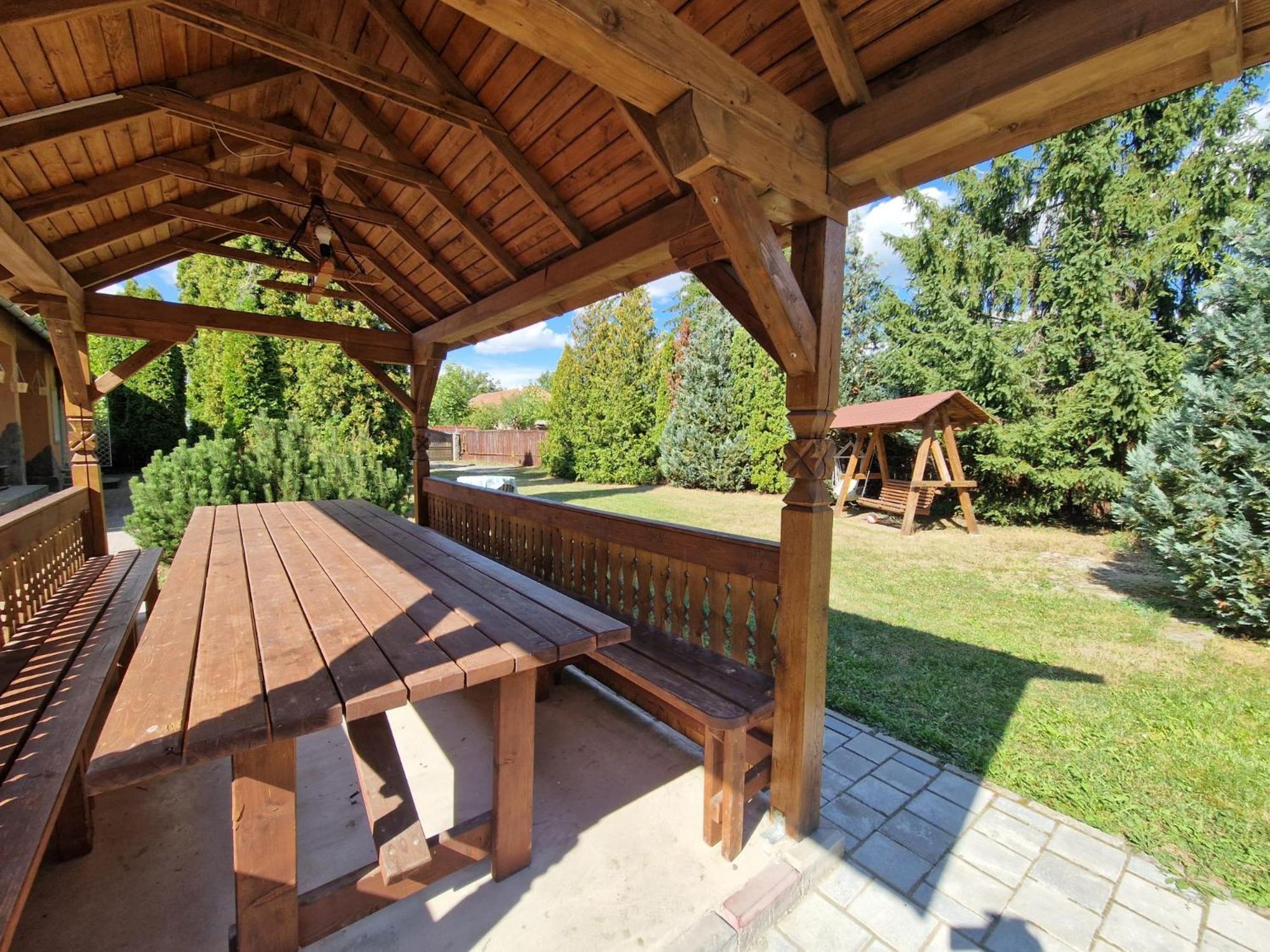 Masa din foișor
